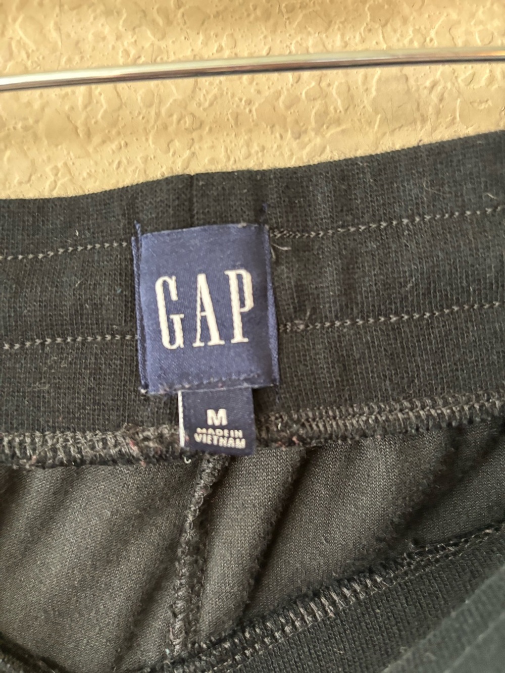 GAP Jogger Pants Womens Medium Black Velour Elastic Waist and Cuffs Athleisure - Picture 3 of 6